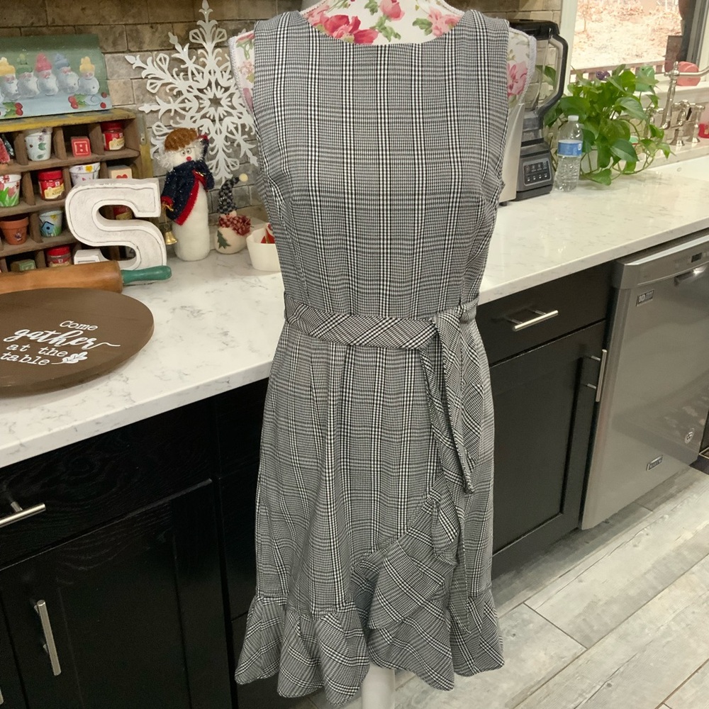 Calvin Klein Dress Black White Houndstooth Sleeveless Ruffled Office Size 8 New